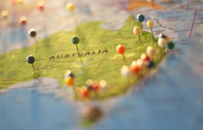 map australie Photo d'une carte de l'Australie avecdes epingles