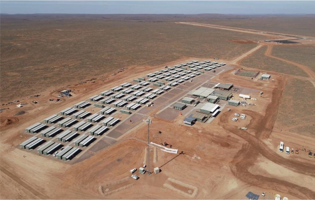 camp de travailleurs d'une mine en australie vue du ciel